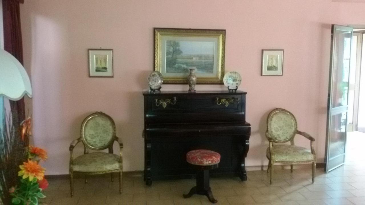 Hotel Le Vigne Contigliano Extérieur photo