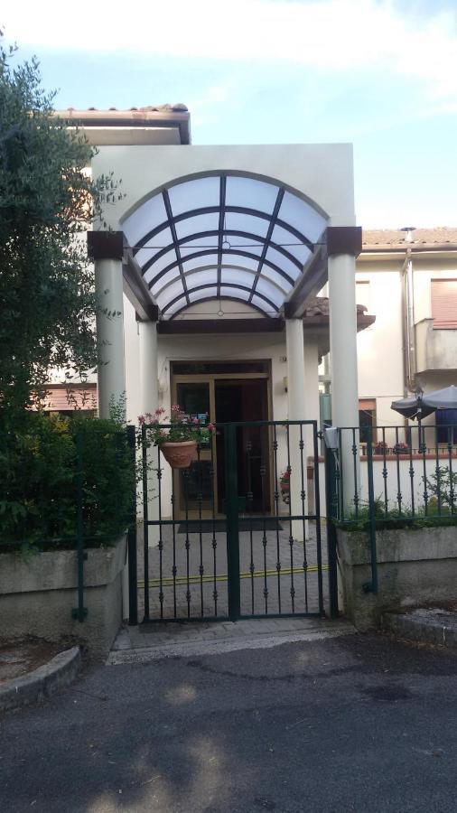 Hotel Le Vigne Contigliano Extérieur photo