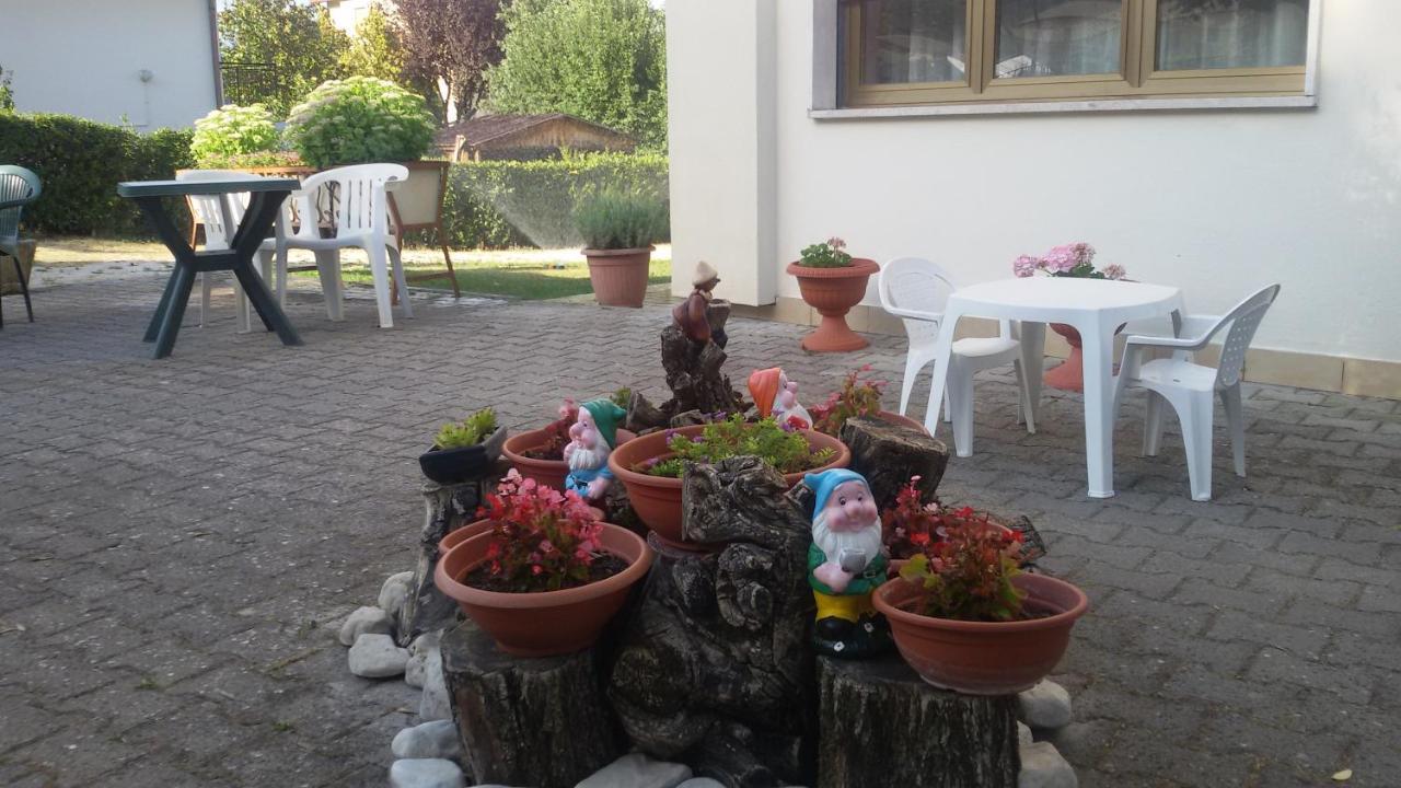 Hotel Le Vigne Contigliano Extérieur photo